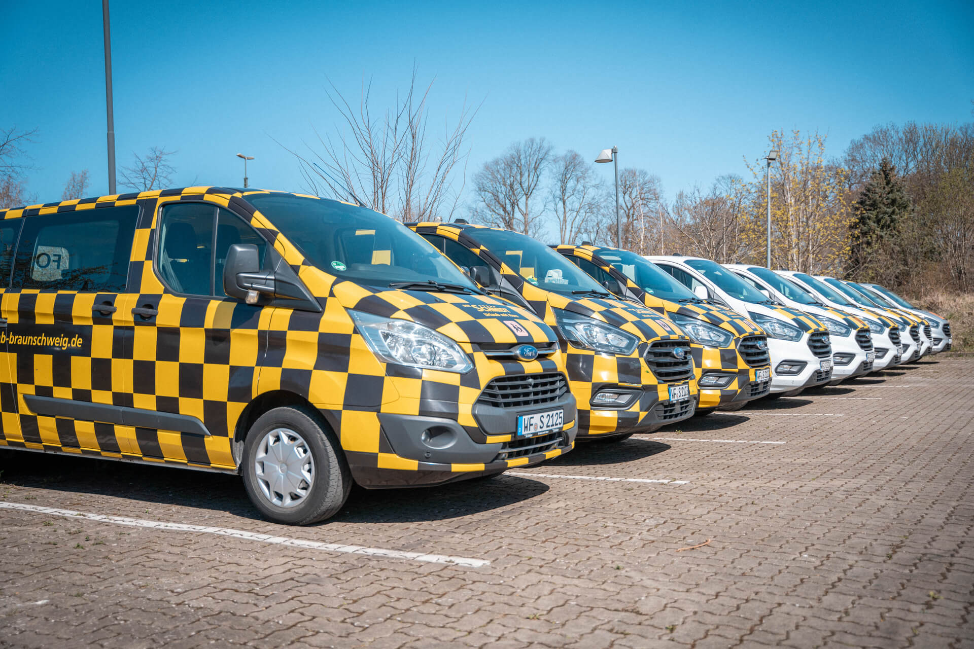 Kleinbusflotte Fliegen ab Braunschweig
