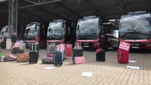 Busdemo Corona Wir wollen rollen! DER SCHMIDT