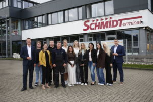 Ein Teil des Teams bei DER SCHMIDT GRUPPE am SchmidtTerminal